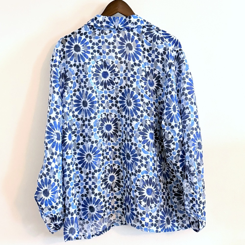 Ruby Rd Woman 22W Blue Geometric Mosaic Burnout Roll Tab Button Front Shirt Top - Picture 7 of 7
